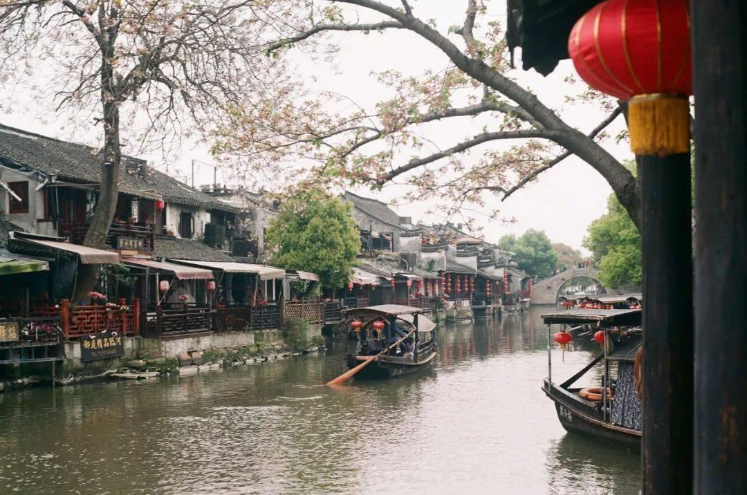 邢台口腔主任详解：年龄大了还能做种植牙吗？