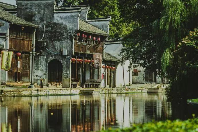 河谷冒险逃生