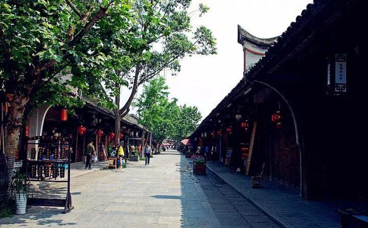 探秘 《镜·双城》上线1天播放量破1亿,这部剧凭啥这么拽?